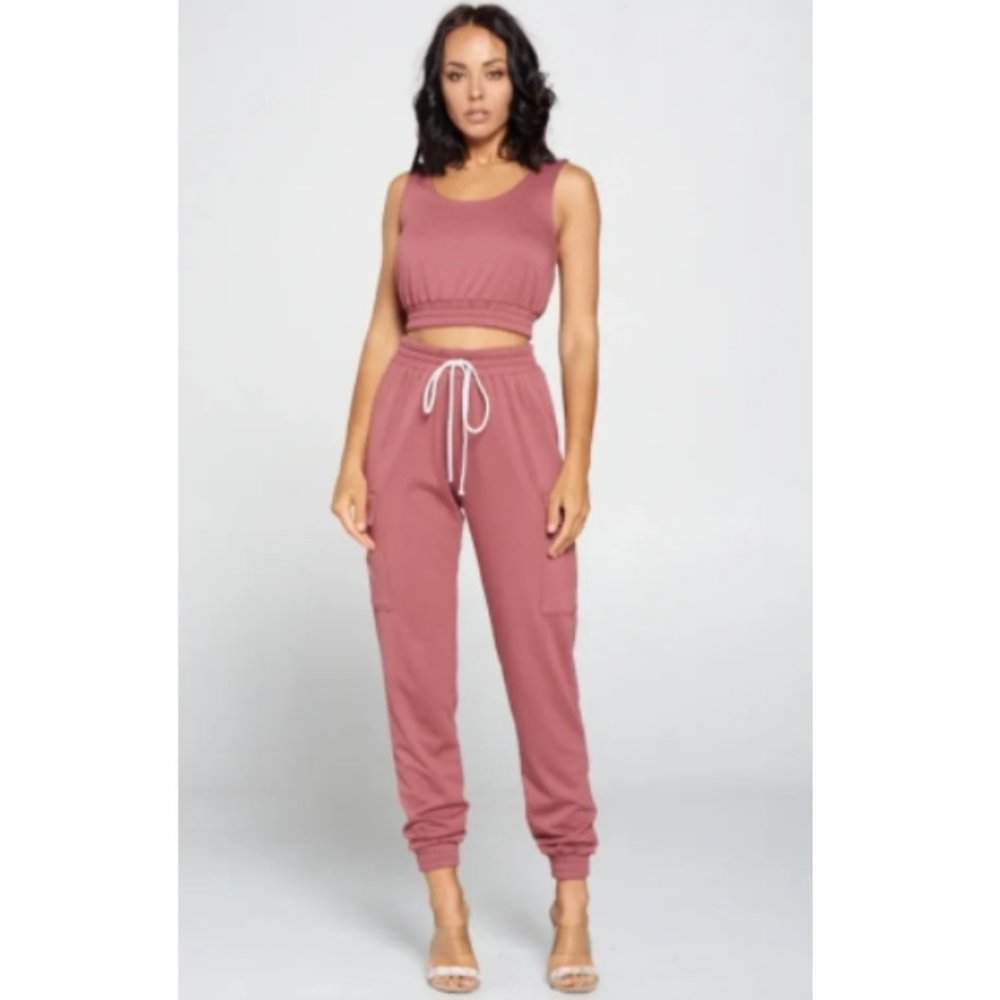 NWT Pink Sleeveless Scoop Neck Cropped Top & Pants Rose Prick SET